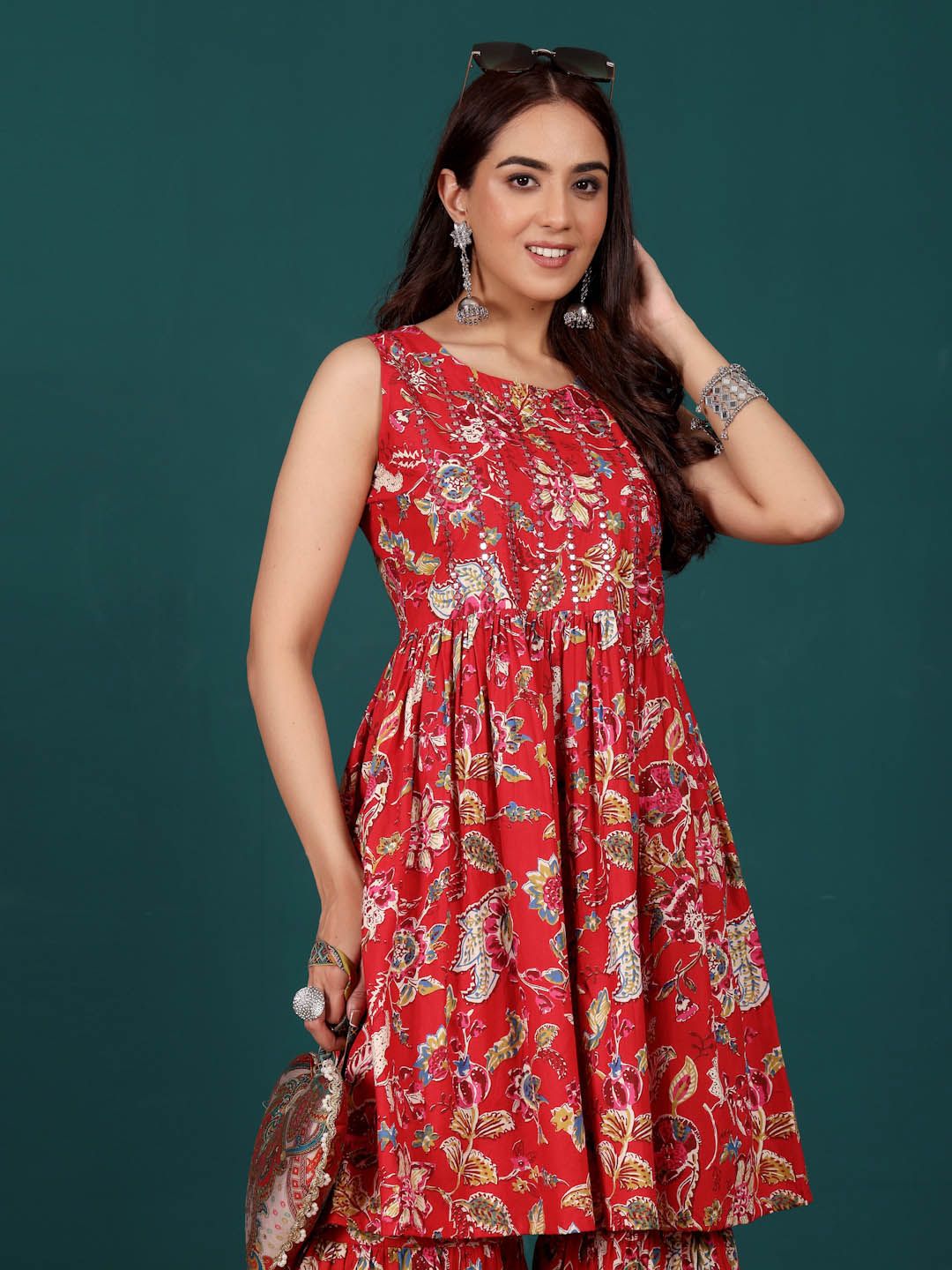 Varanga Women Floral Embroidered Regular Thread Work Pure Cotton Kurti with Sharara