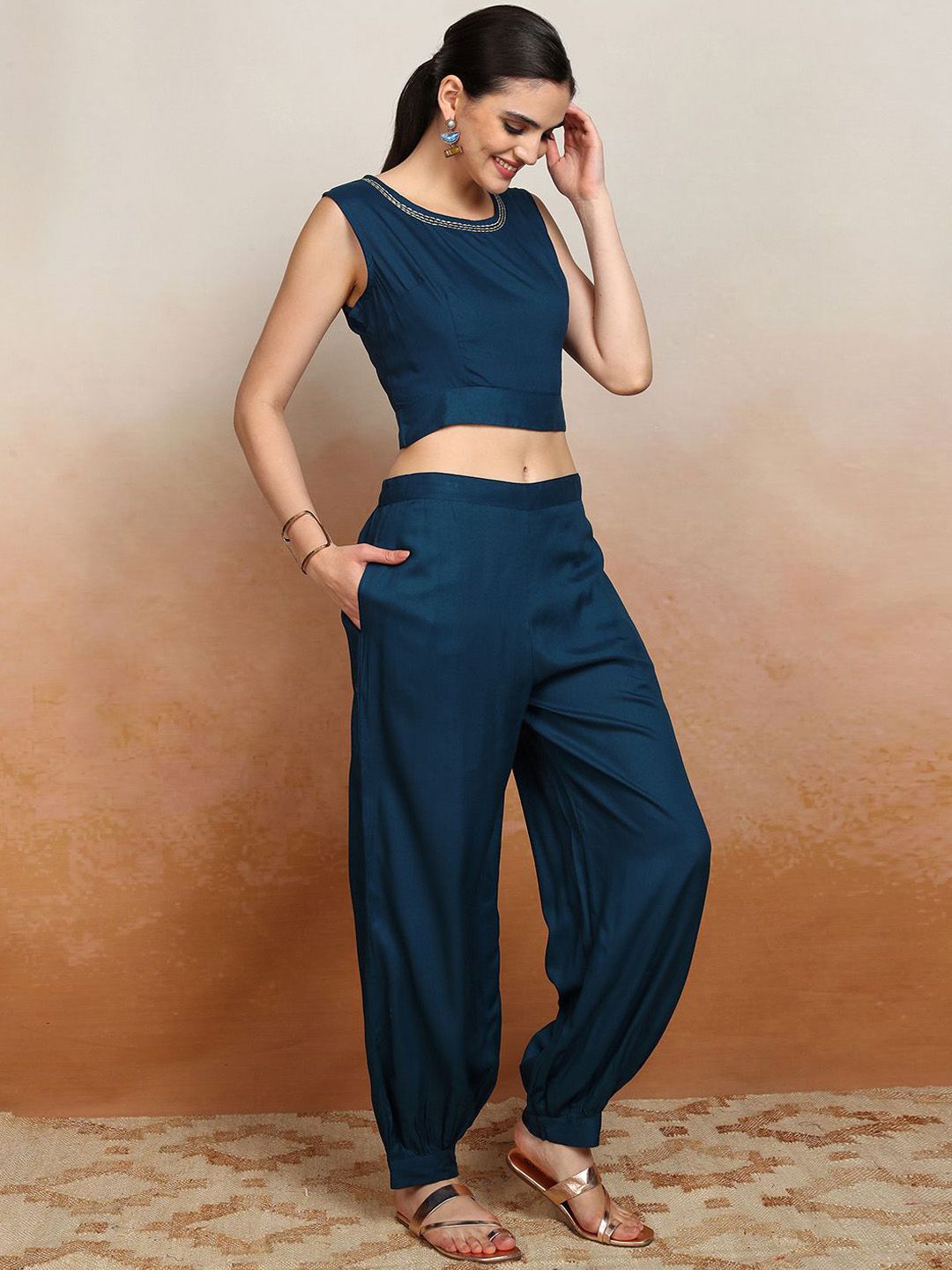 Vishudh Ethnic Motifs Printed Top With Trouser