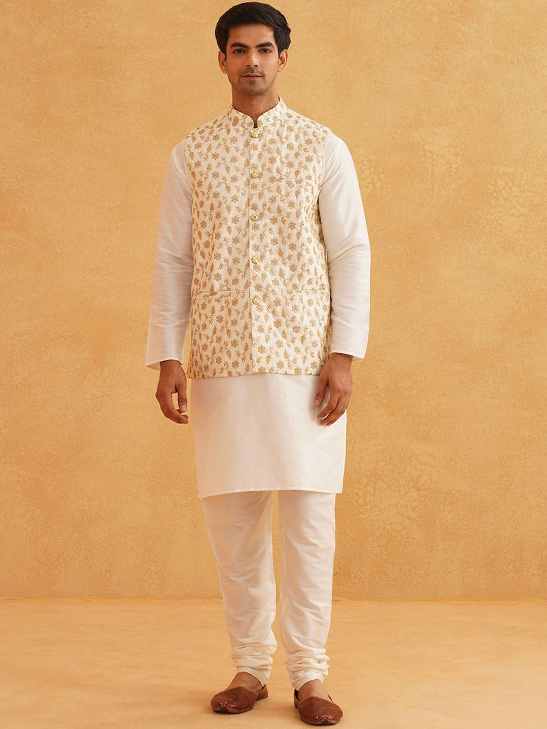 SOJANYA Kolar Band Lengan Panjang Kurta Biasa Dengan Churidar Dengan Jaket Nehru