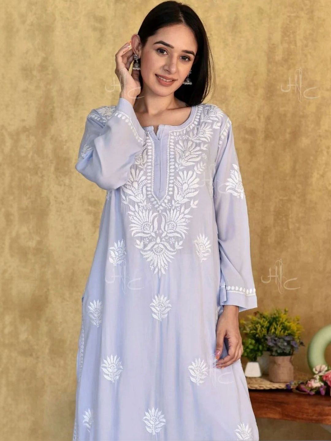 House of Chikankari Women Embroidered Chikankari Kurta