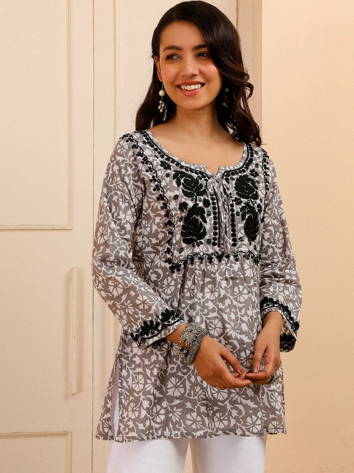 House of Chikankari Women Grey Mulmul Chikankari Embroidered Kurti