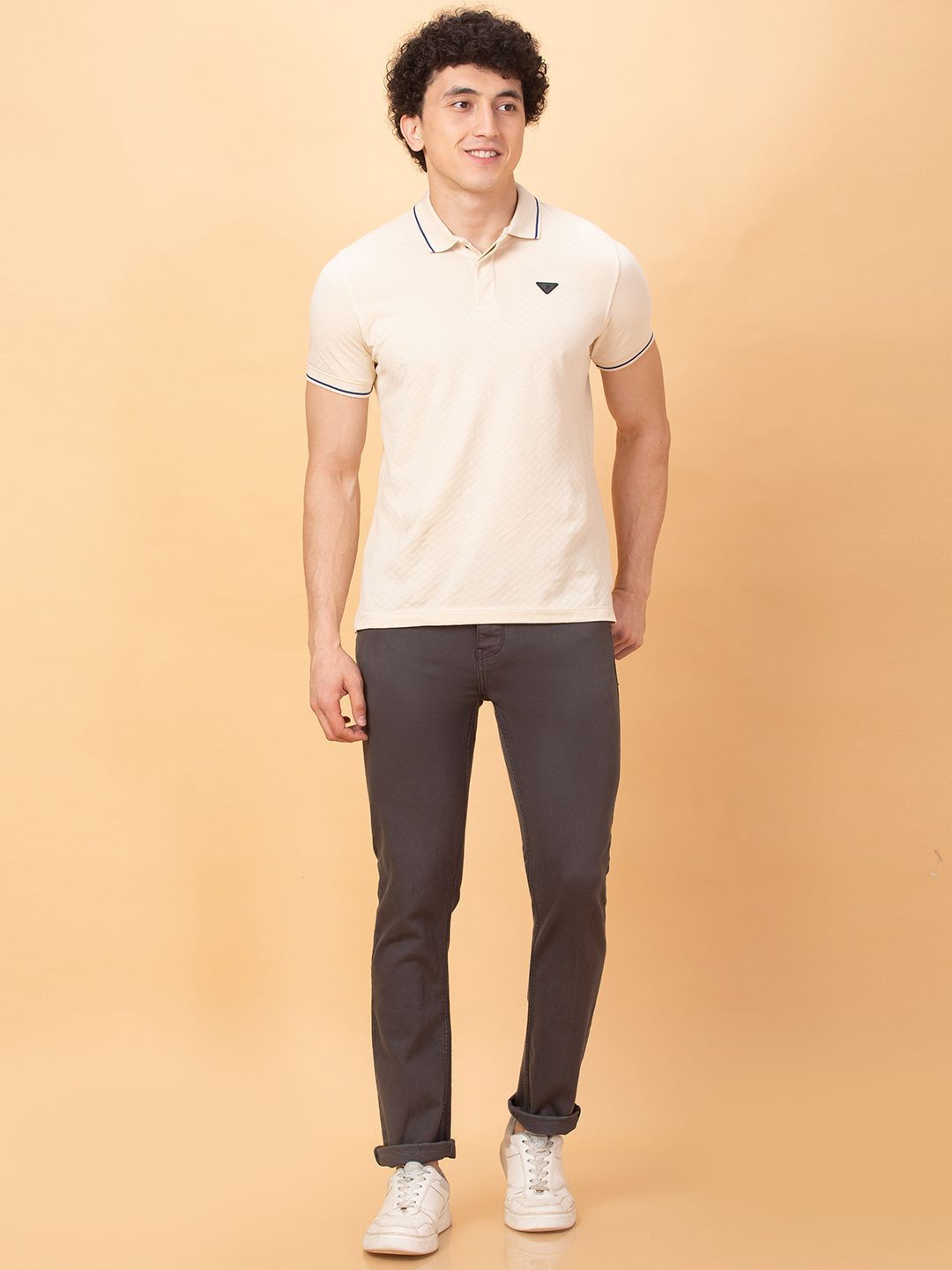 Menjadi seluar jeans lelaki manusia
