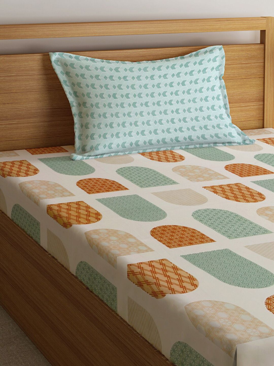 KLOTTHE Coklat Geometric Cotton 300 TC Single Cadar Halus dengan Sarung Bantal-87 x 59 inci