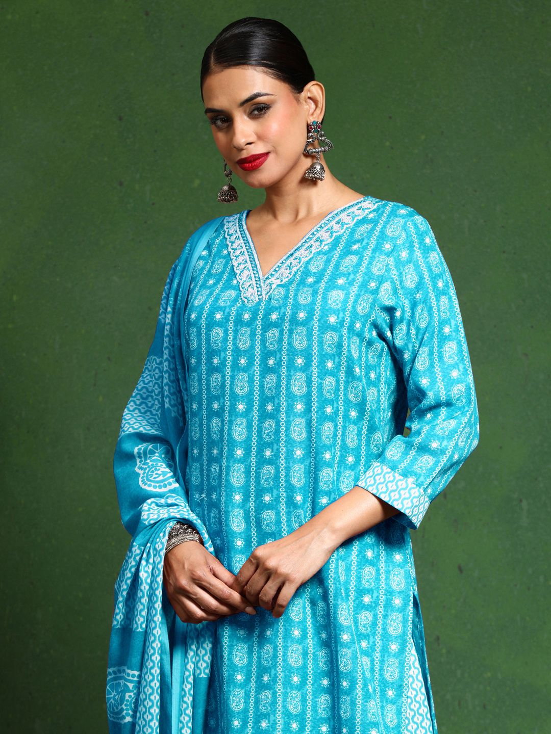 Varanga Women Floral Printed Regular Kurta with Trousers & With Dupatta