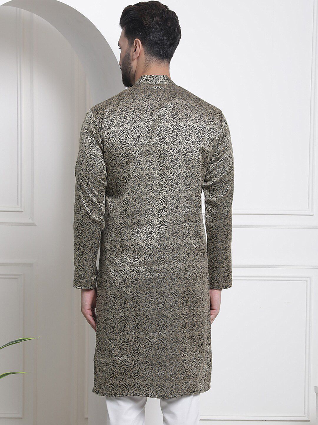 SOJANYA Ethnic Motifs Woven Design Mandarin Collar Straight Kurta