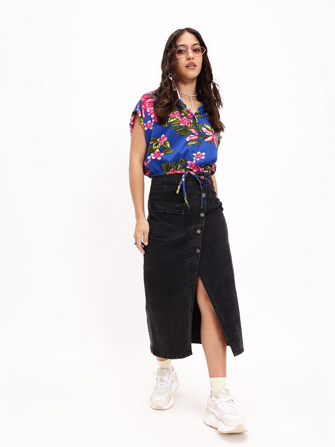 DressBerry Bouquet of Style Floral Printed Boxy Shirt Style Crop Top