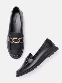 Lino Perros Women Chain Detail Moccasins
