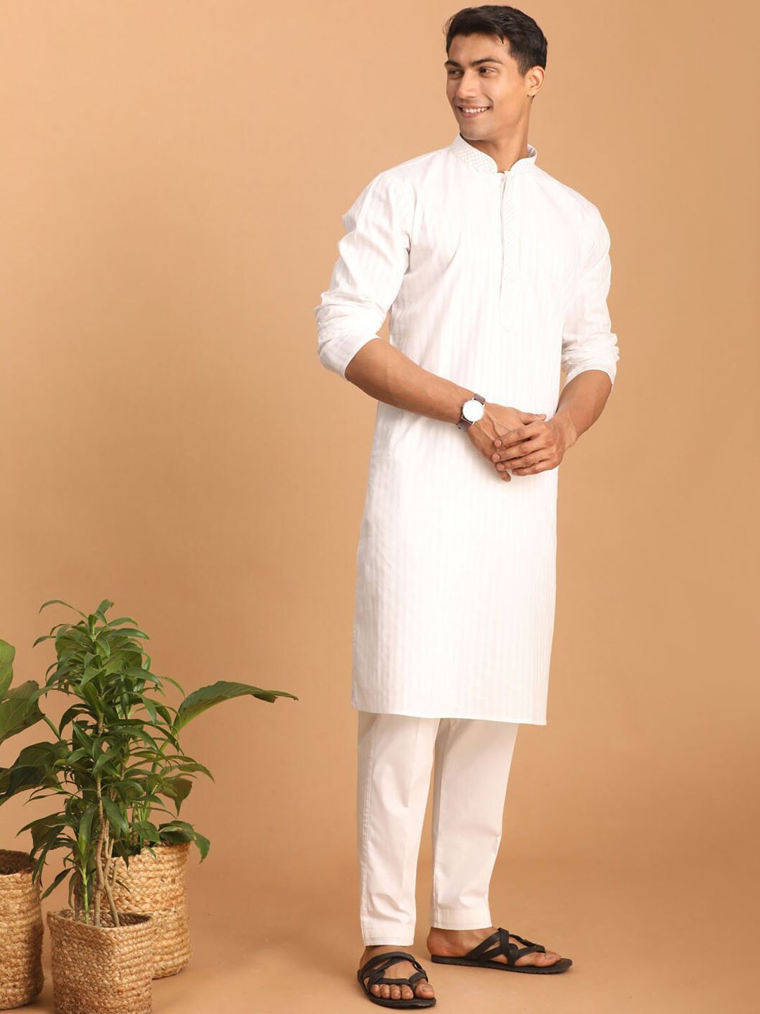 VASTRAMAY Striped Thread Work Kurta with Pyjamas