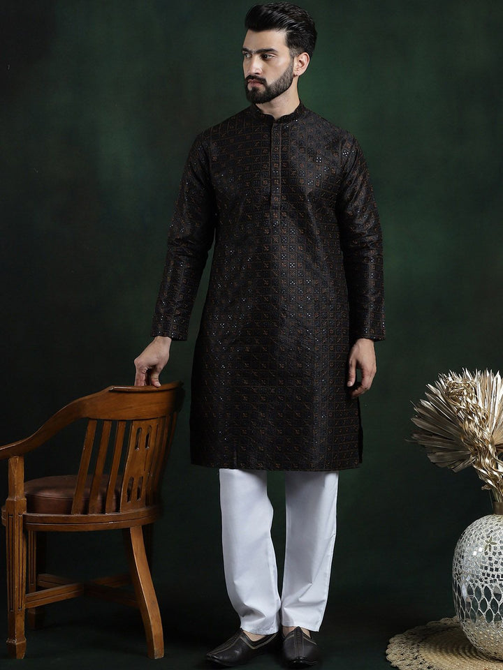 SOJANYA LUXE Kurta Kerja Benang Biasa Sulam Bunga dengan Piyama