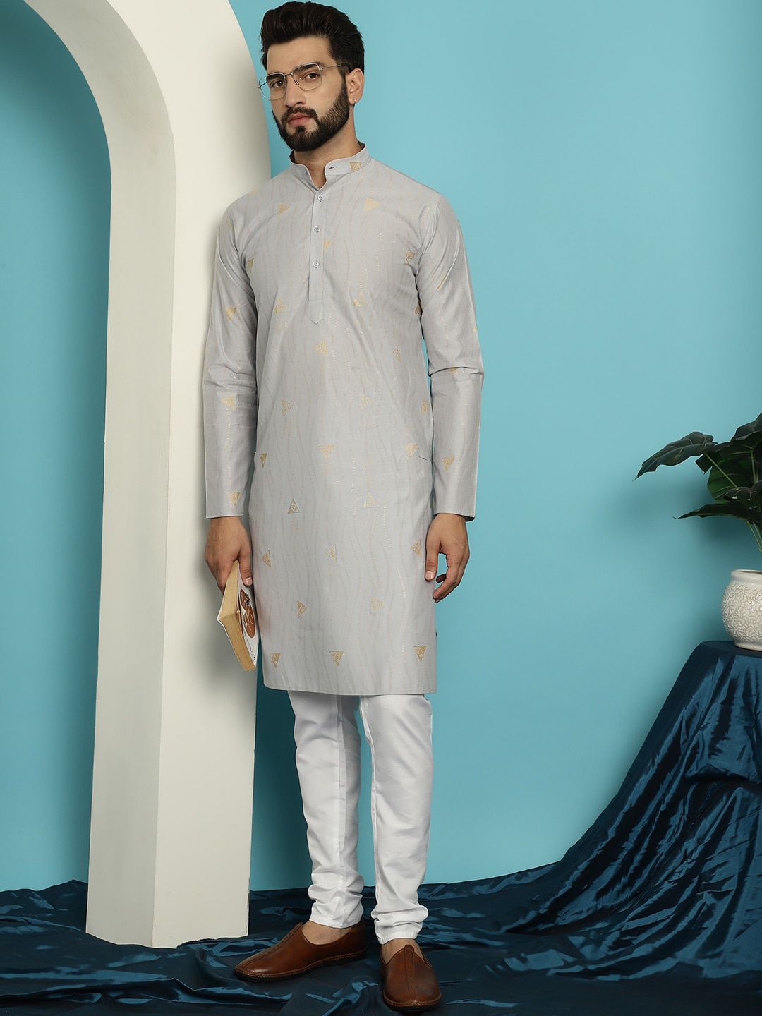 SOJANYA Abstract Printed Regular Jacquard Kurta With Churidar