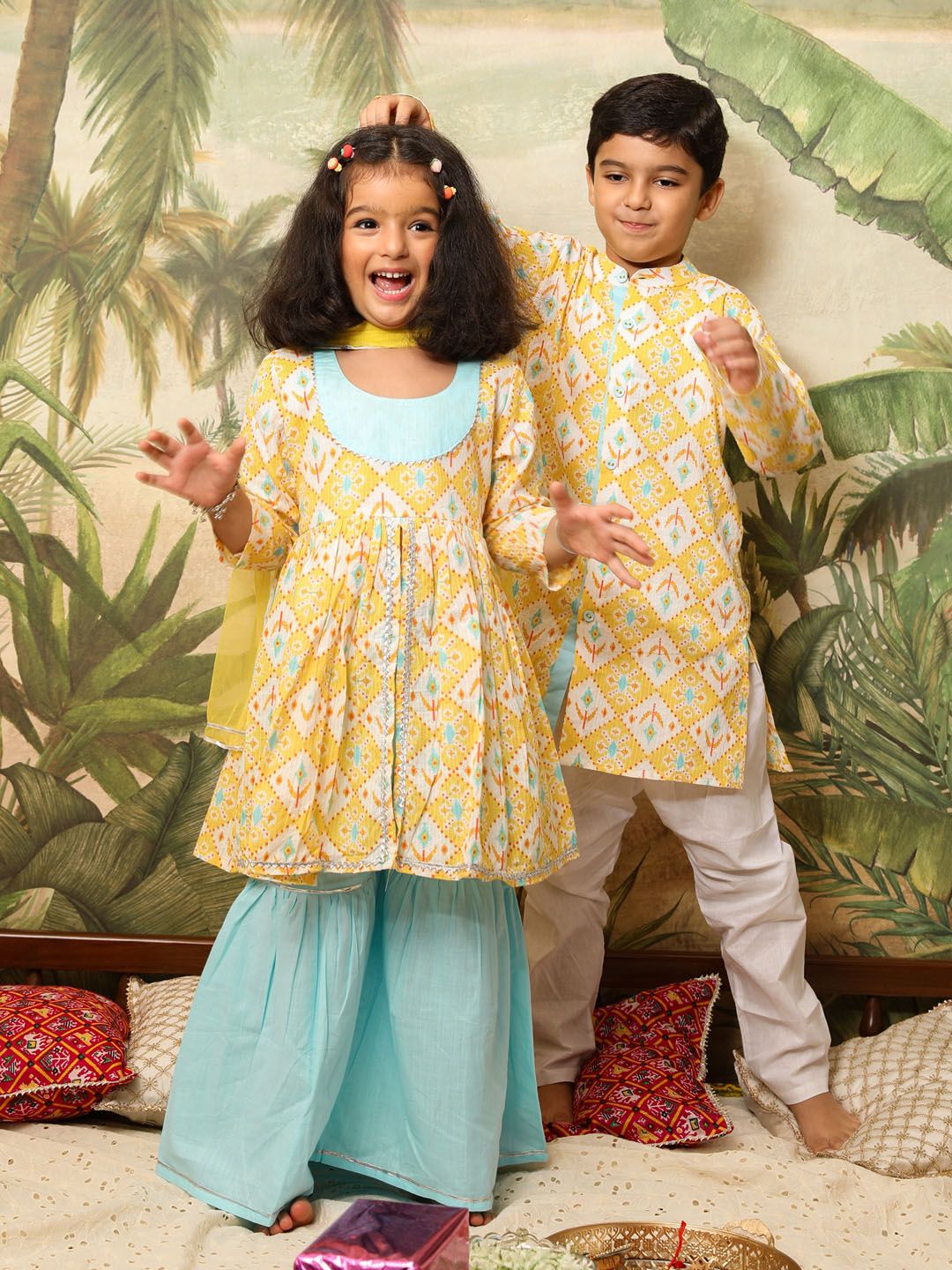 VASTRAMAY Girls Ethnic Motifs Printed Gotta Patti Cotton Kurti With Sharara & Dupatta