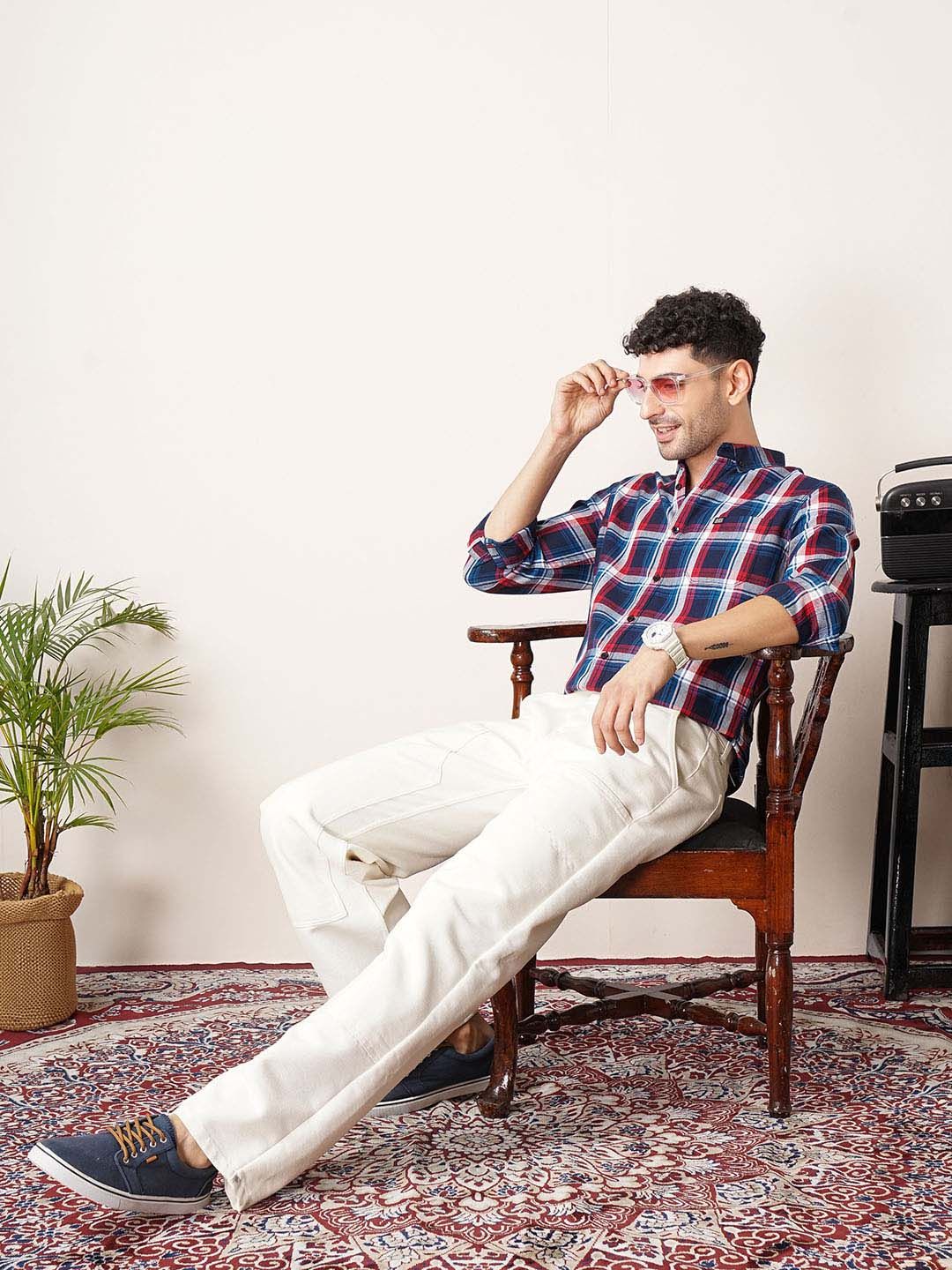 The Indian Garage Co Men Navy Blue & Red Slim Fit Checked Casual Shirt