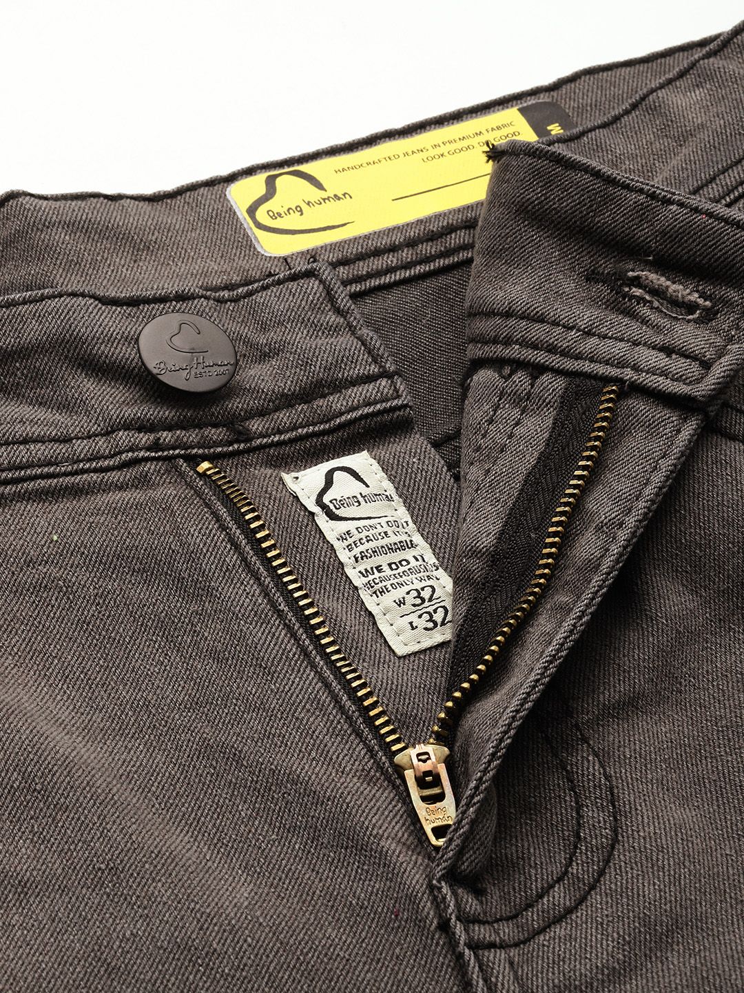 Menjadi Lelaki Slim Fit Light Fade Stretchable Jeans