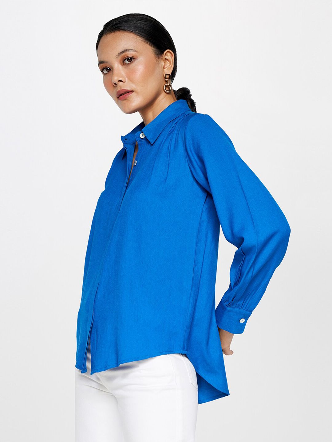 AND Spread Collar High Low Hem Casual Shirt