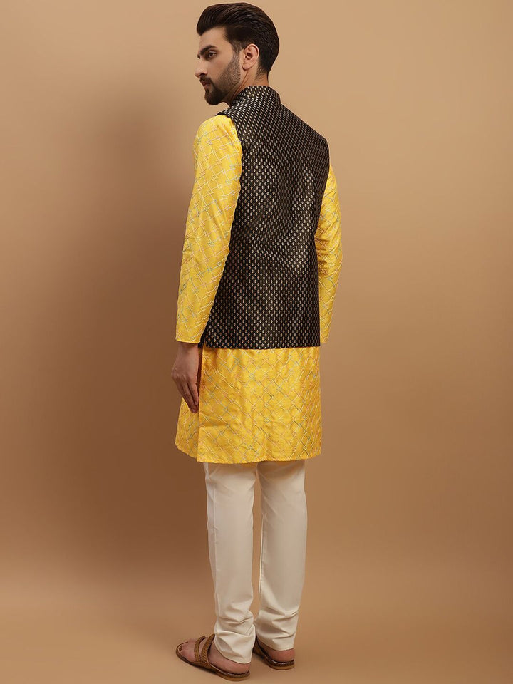 SOJANYA Kurta Biasa Sulam Geometrik Dengan Jaket Churidar & Nehru
