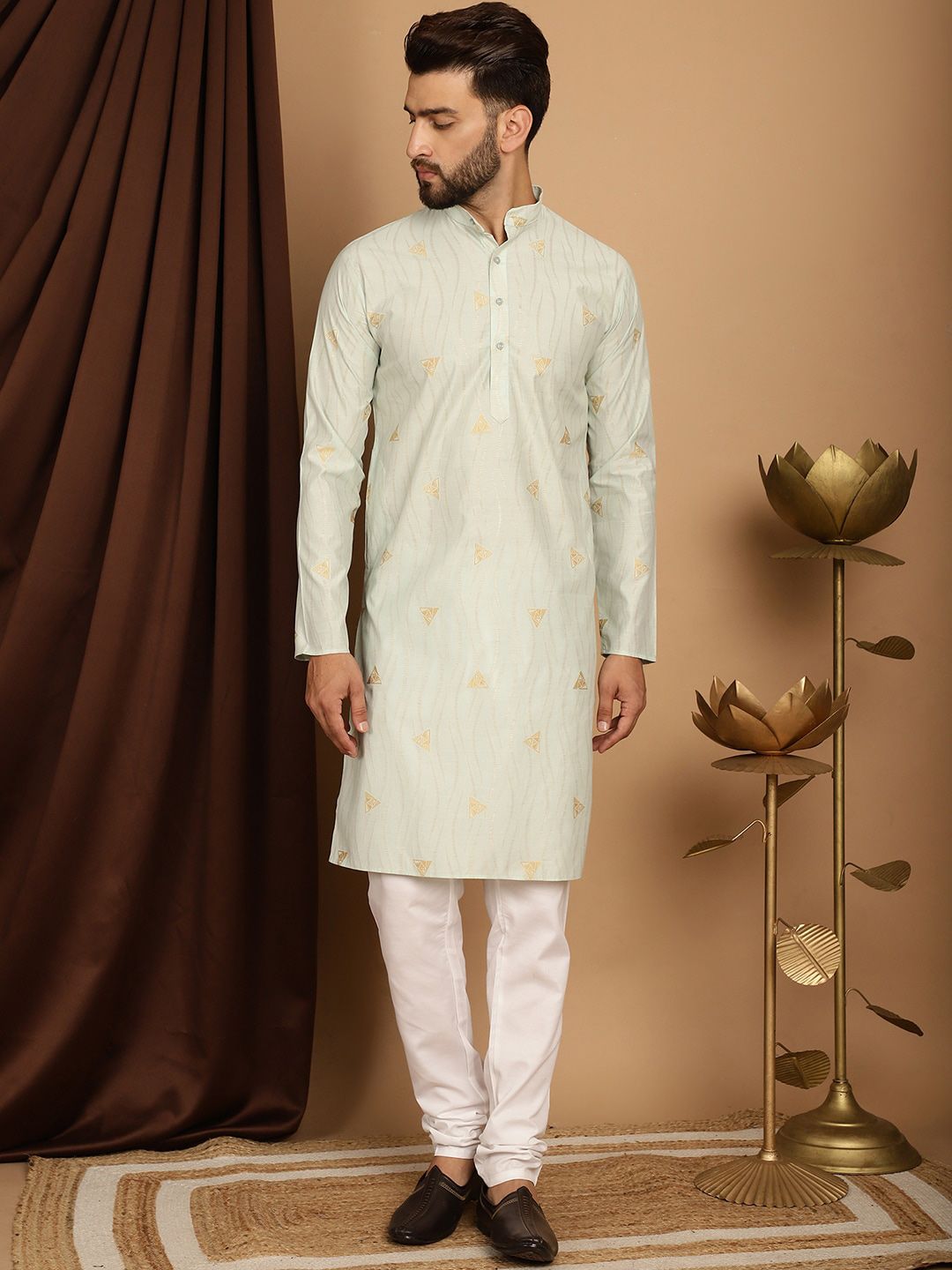 SOJANYA Geometric Printed Straight Kurta With Churidar