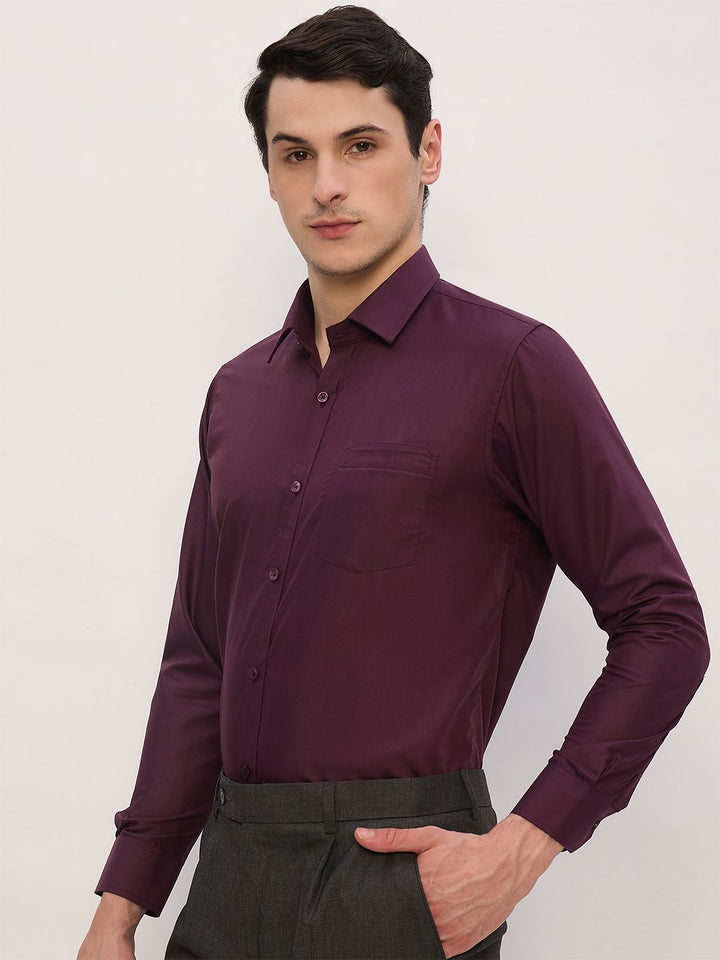 DENNISON Men Wine-Coloured Comfort Slim Fit Solid Formal Shirt