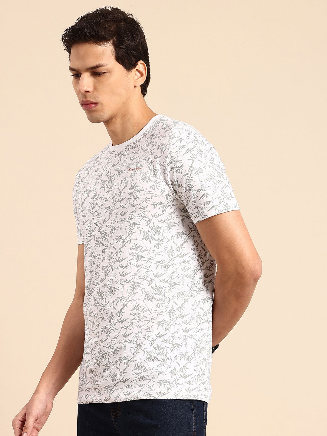 Menjadi t-shirt kapas tulen yang dicetak grafik manusia