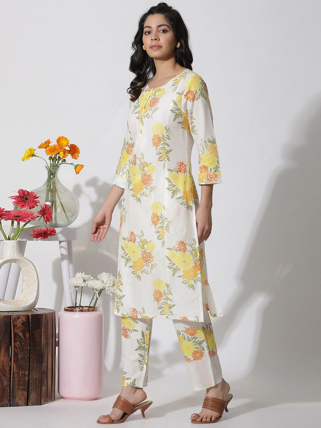 W Floral Printed Regular Thread Work Pure Cotton Kurta with Trousers & Dupatta