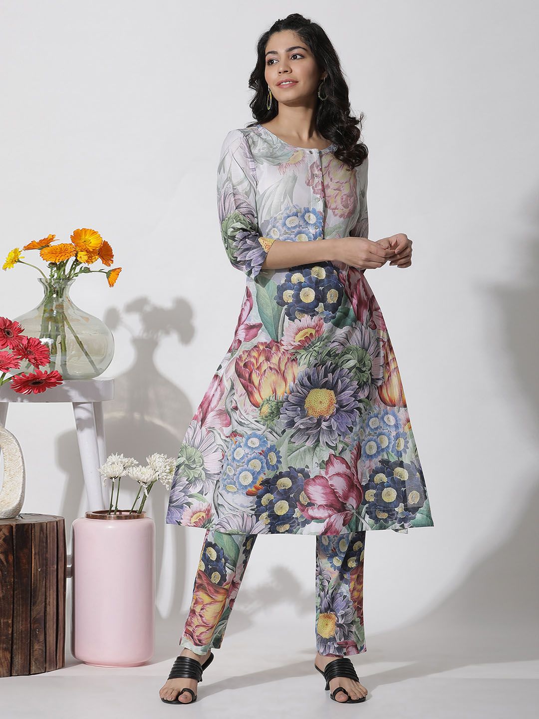 W Floral Printed Regular Pure Cotton Kurta With Trousers