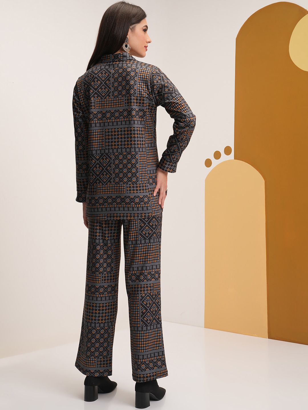 Vishudh Geometric Printed Shirt Collar Tunic With Trousers