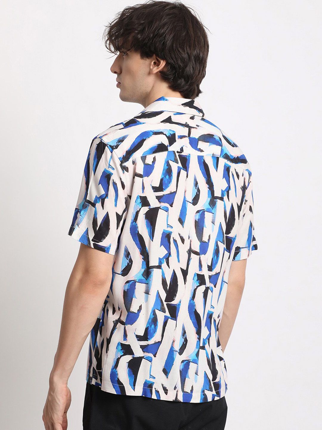 THE BEAR HOUSE Short Sleeves Spread Collar Opaque Printed Casual Shirt