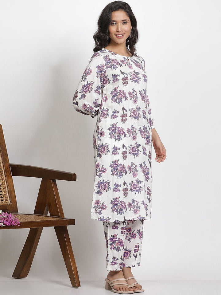 W Women Floral Printed Regular Gotta Patti Round Neck Straight Kurta With Trouser