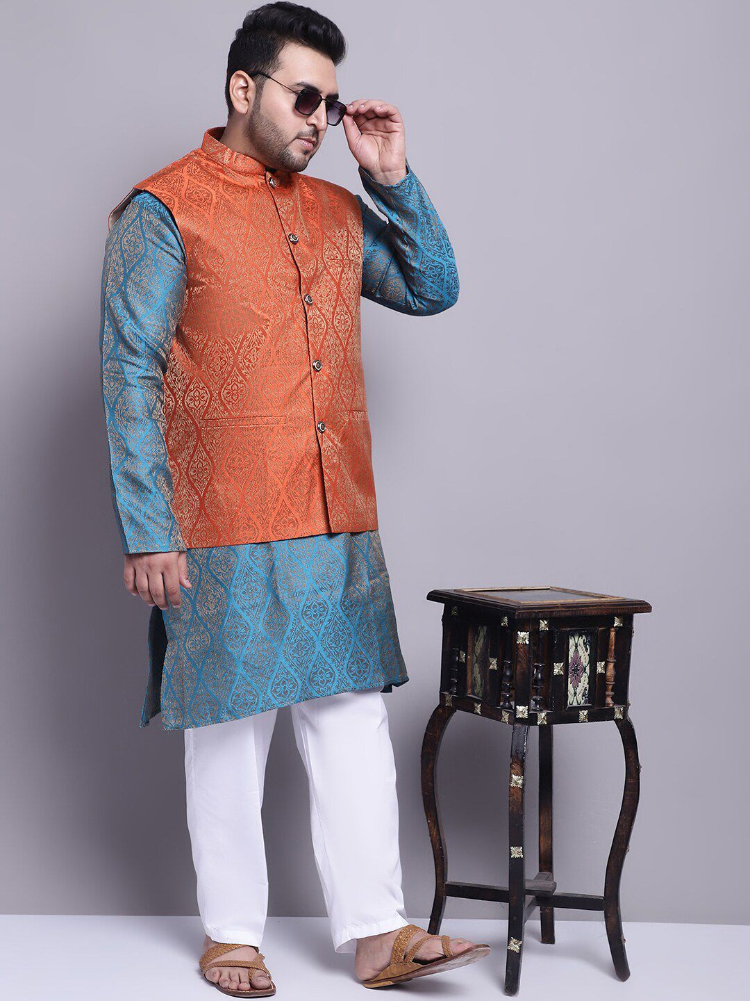 SOJANYA PLUS Ethnic Motifs Woven Design Kurta With Pyjamas & Nehru Jacket