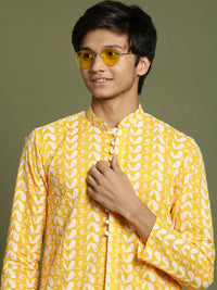 VASTRAMAY Boys Embroidered Regular Chikankari Pure Cotton Kurta With Pyjamas