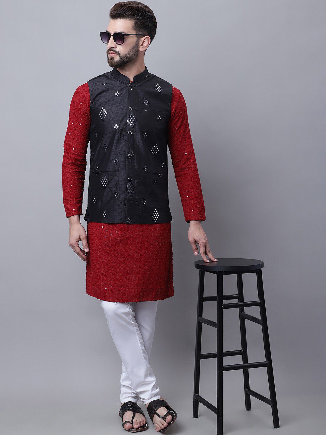 SOJANYA Men Embroidered Mirror Work Pure Cotton Kurta With Pyjamas & Nehru Jacket