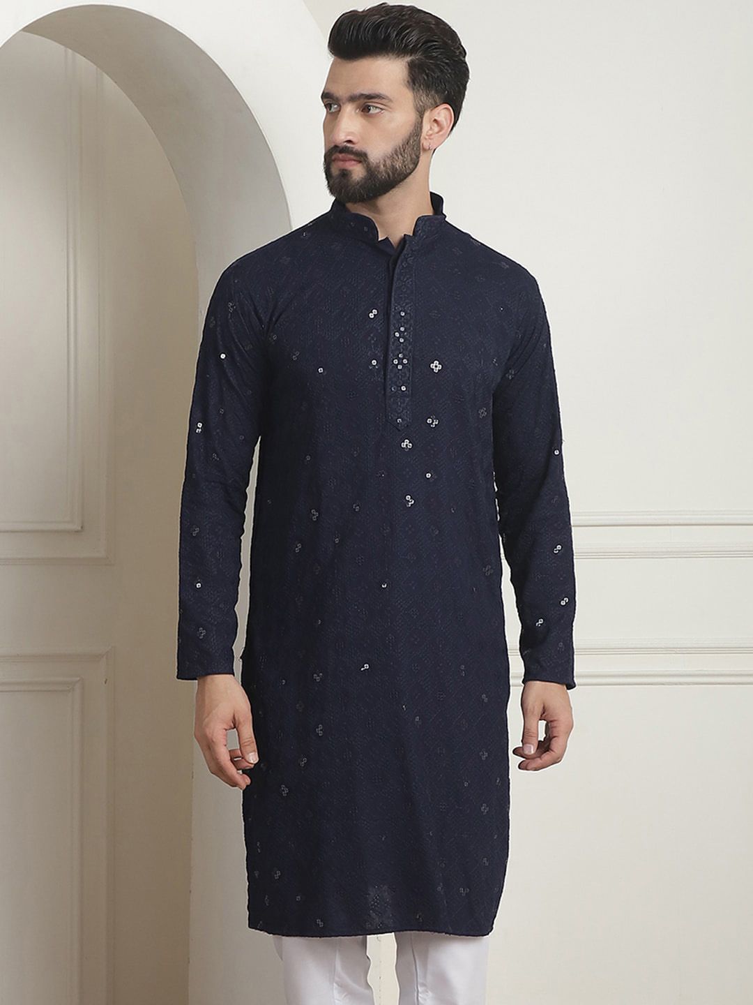 SOJANYA Sequinned Thread Work Mandarin Collar Kurta