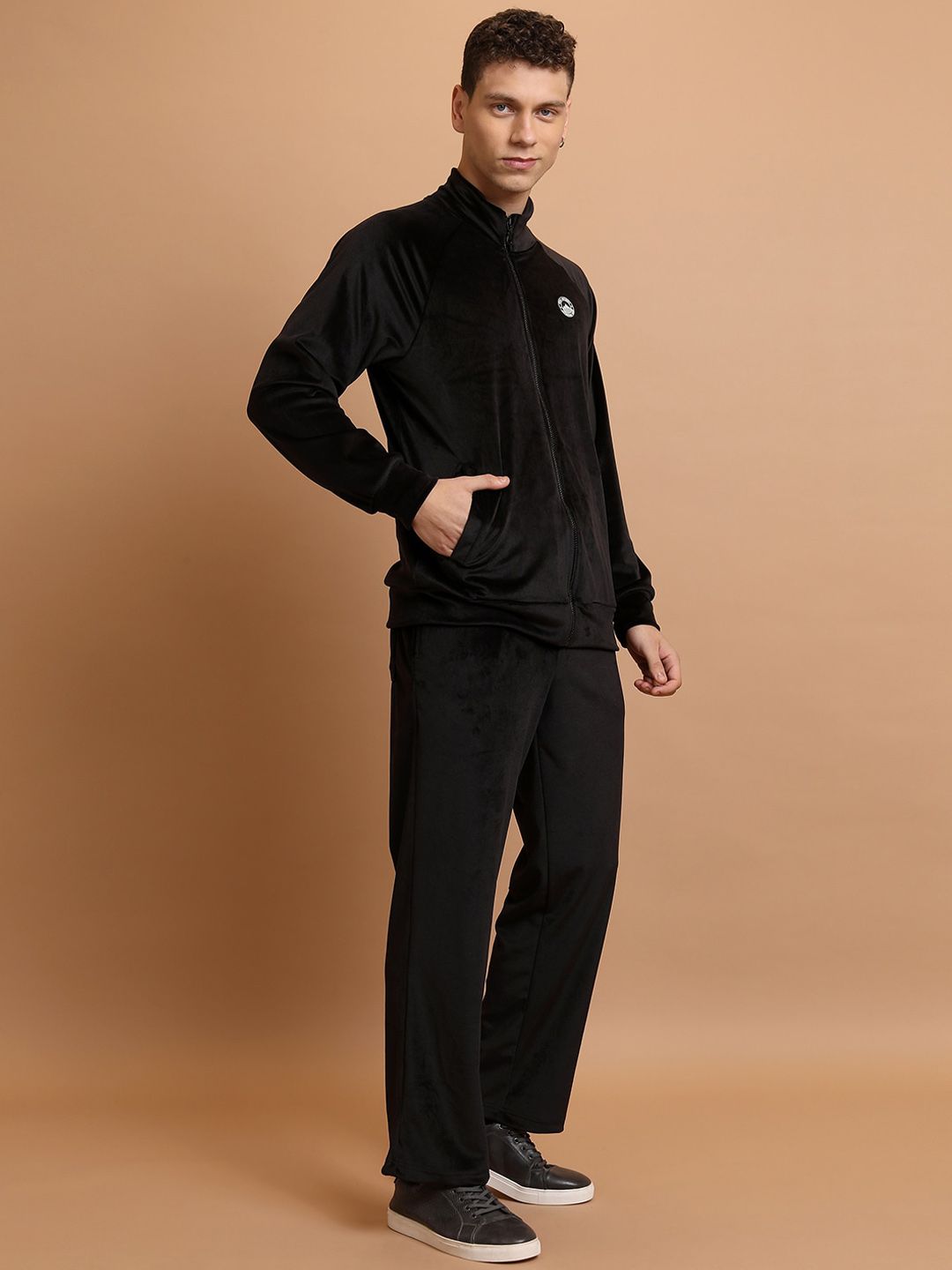 HIGHLANDER High-Neck Sweatshirt With Trouser