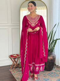 Kalini Reka Bentuk Yoke Floral V-Neck Zari Anarkali Kurta dengan Seluar dan Dupatta