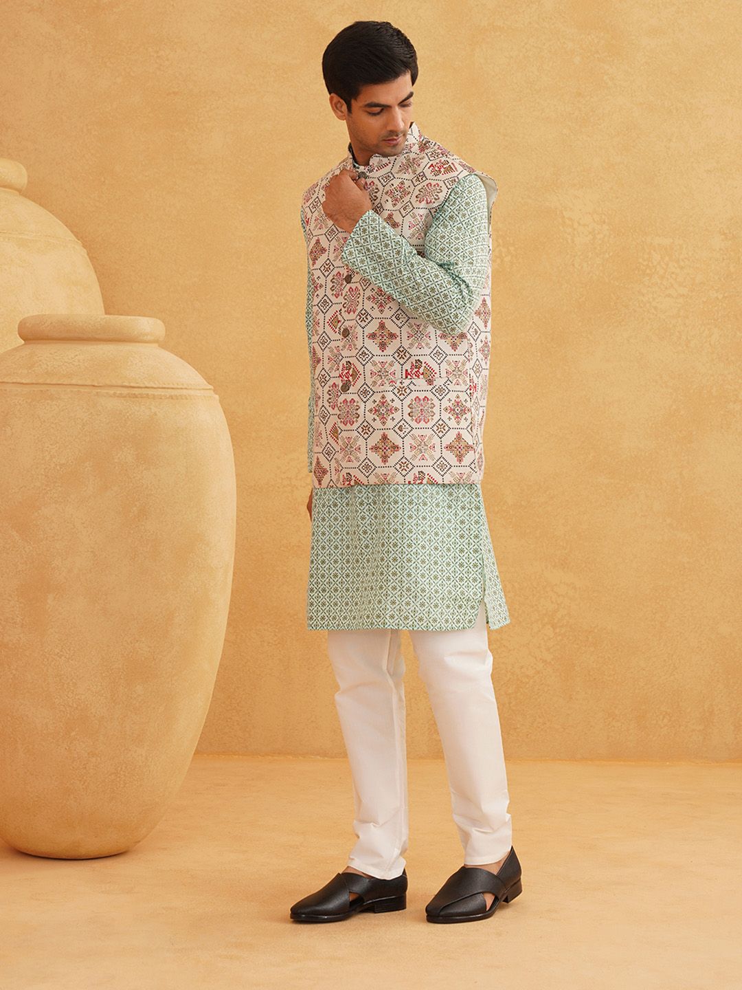 SOJANYA Kurta Bercetak Motif Etnik Lelaki Dengan Piyama & Jaket Nehru