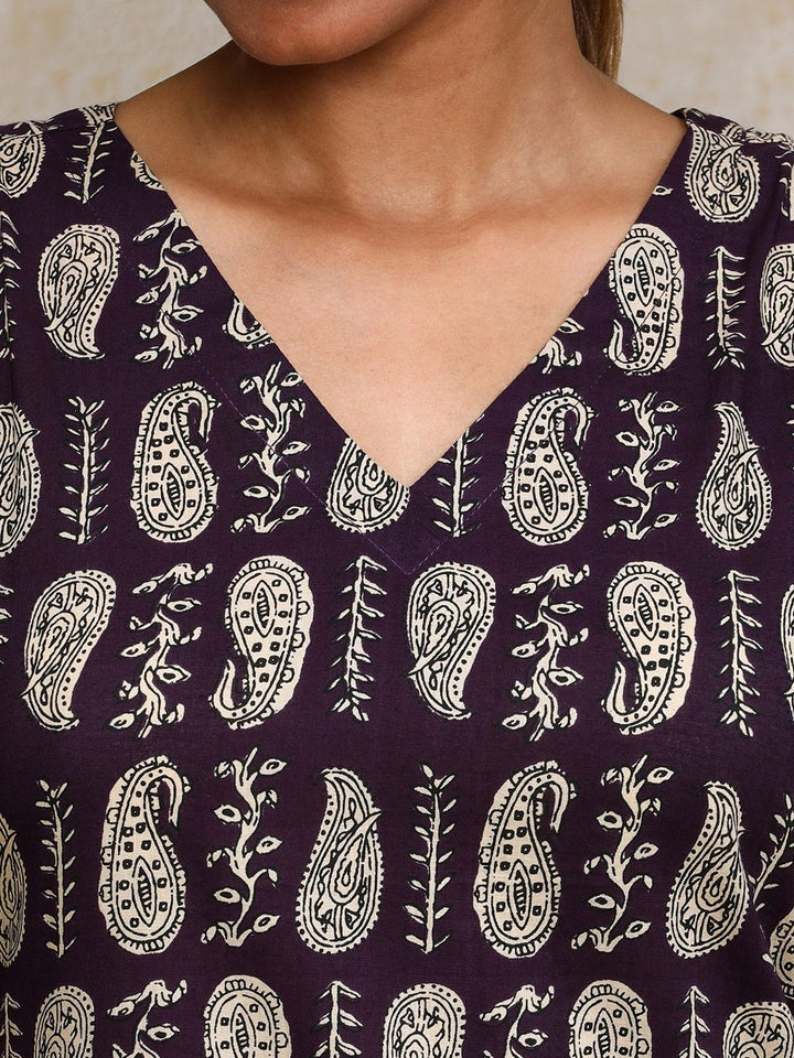 Varanga Paisley Printed Cotton V-Neck Straight Kurta