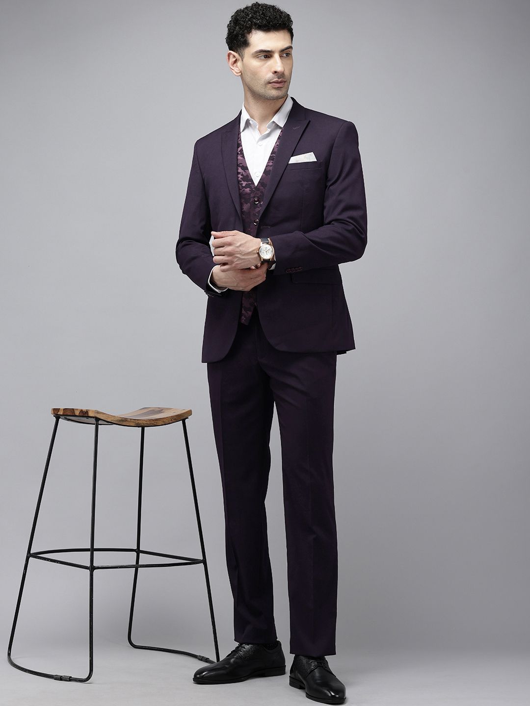 Park Avenue Super Slim Fit Self Design Notched Lapel Single-Breasted 3 Piece Suits