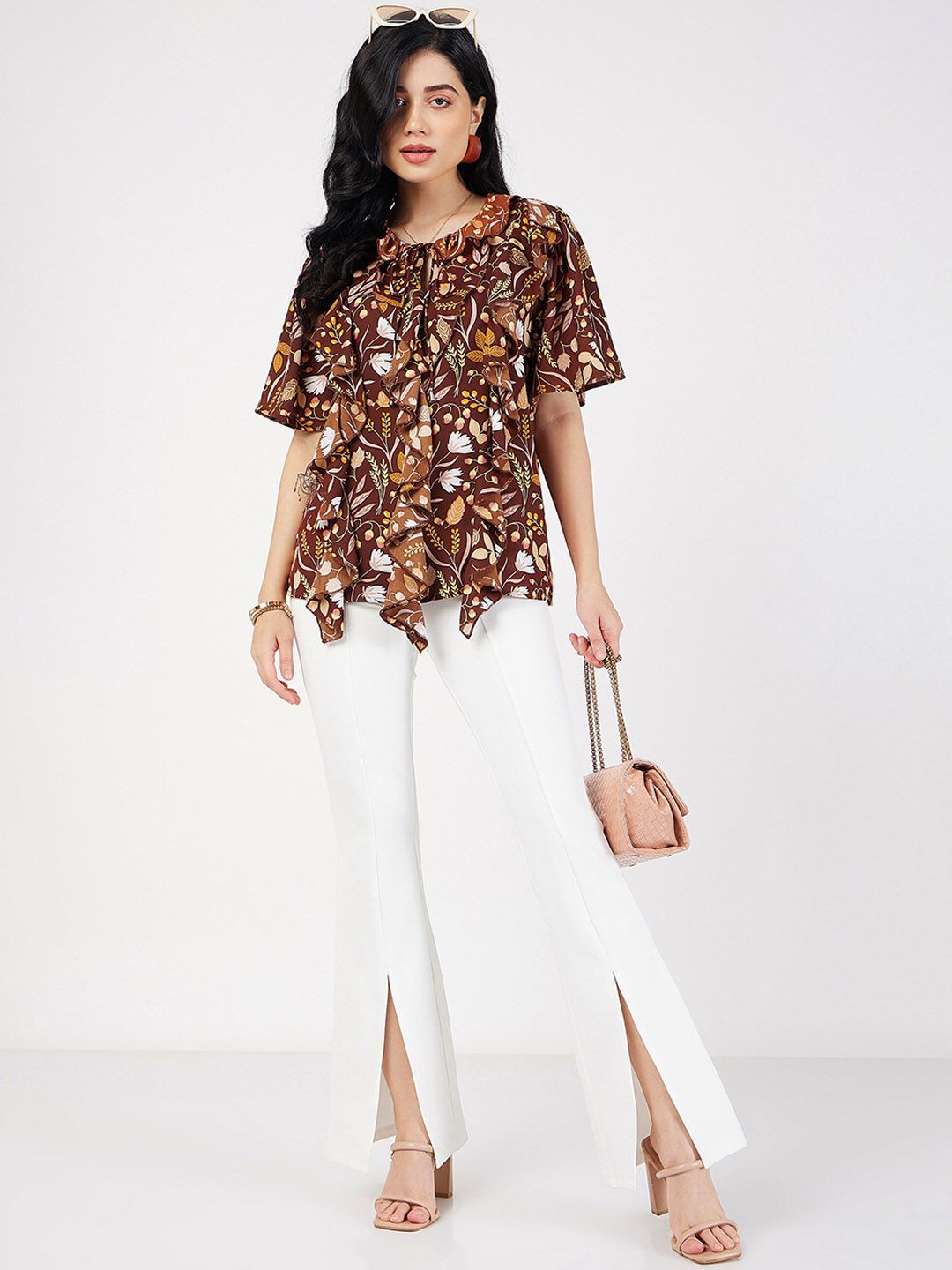 SASSAFRAS Women White Slim Fit Mid Rise Trousers