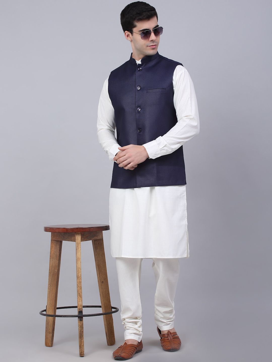Jompers Men Navy Blue Solid Nehru Jacket