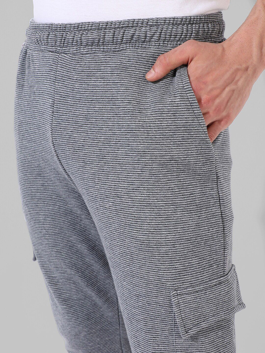 Campus Sutra Lelaki Berjalur Regular Fit Cotton Track Seluar