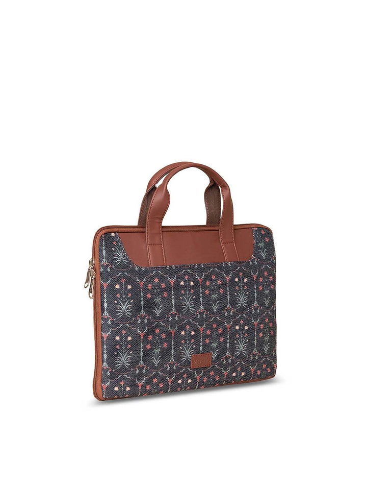 ZOUK Women Black & Blue Printed Jute Laptop Sleeve