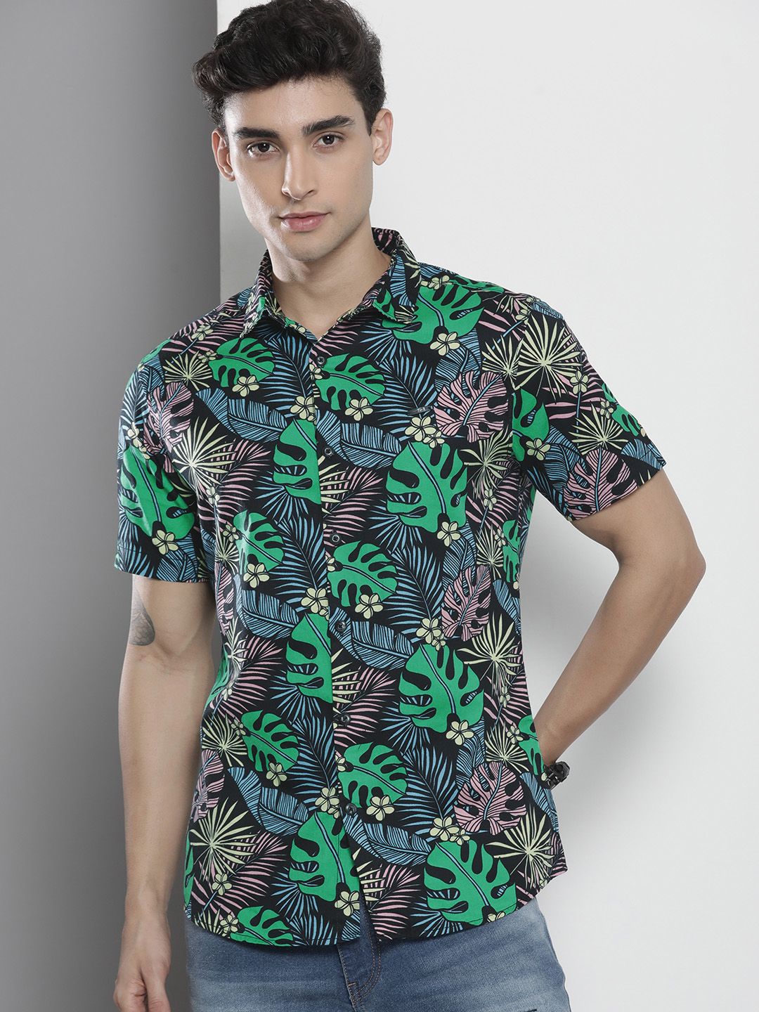 The Indian Garage Co Men Black Floral Printed Casual Shirt