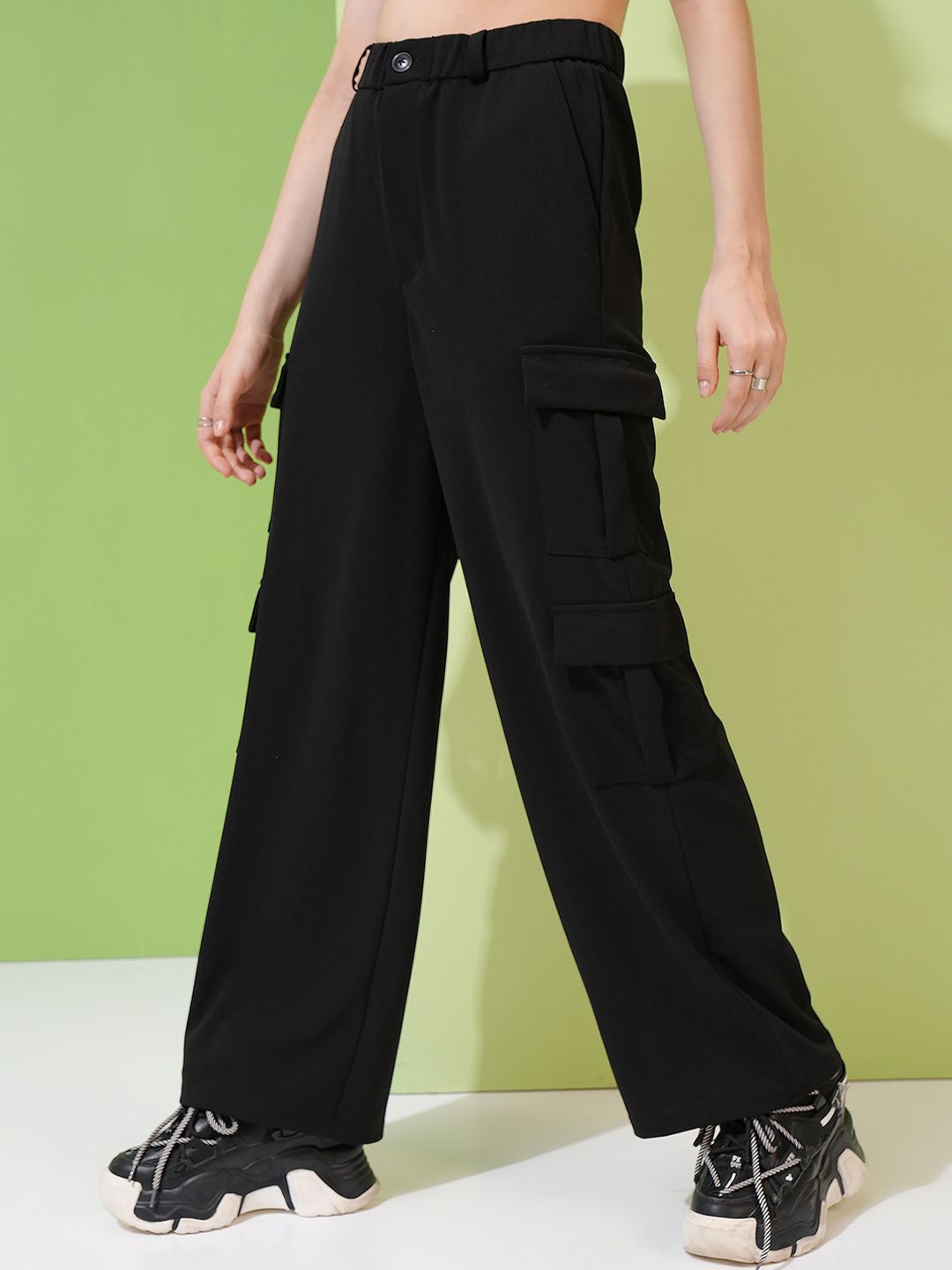 Tokyo Talkies Women Mid-Rise Knitted Straight Fit Cargos Trousers