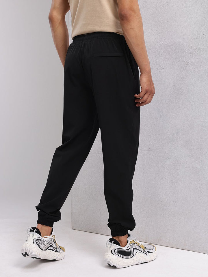 HRX by Hrithik Roshan Men Front Seam Mid-Rise Regular Fit Lifestyle Joggers