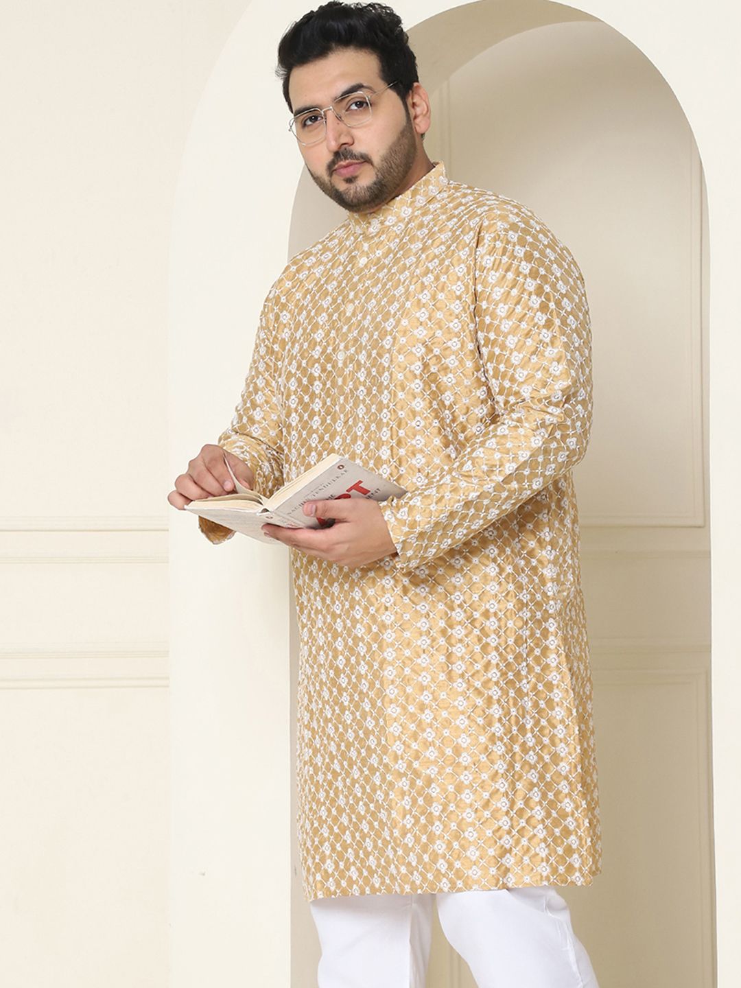 SOJANYA PLUS Lelaki Kurta Sulam Chikankari Emas & Putih