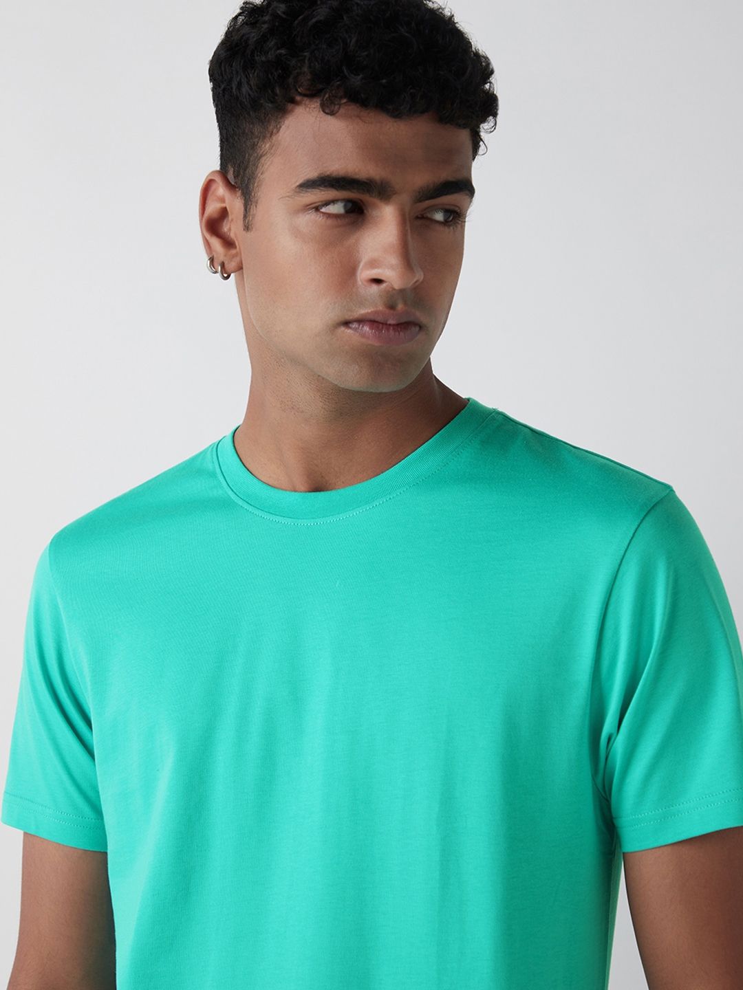 Bewakoof Men Solid Round Neck Cotton T-shirt