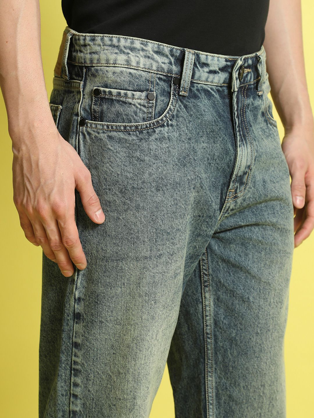 Bene Kleed Men Relaxed Fit Light Fade Jeans