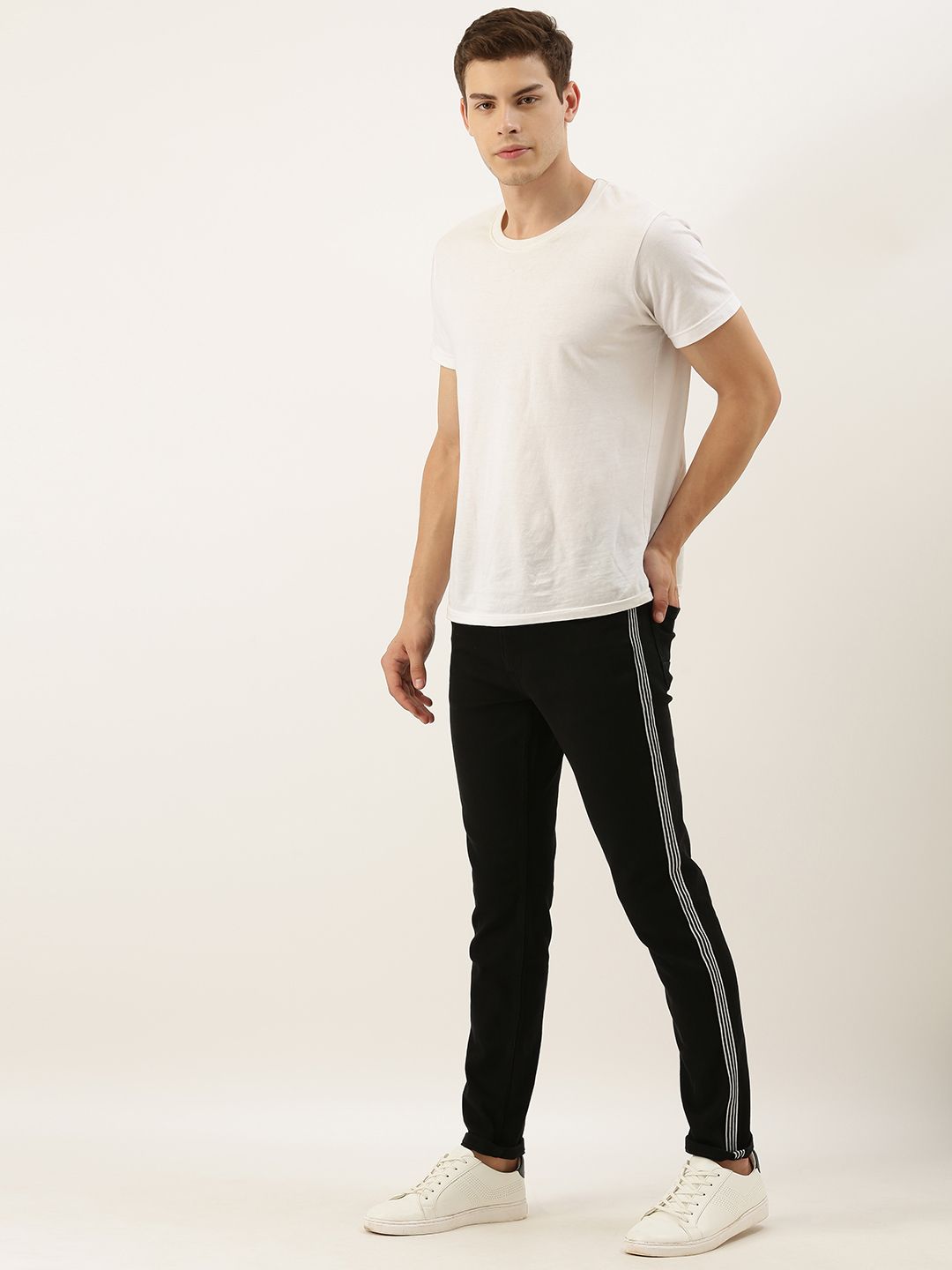 The Indian Garage Co Men Black Slim Fit Mid-Rise Clean Look Jeans