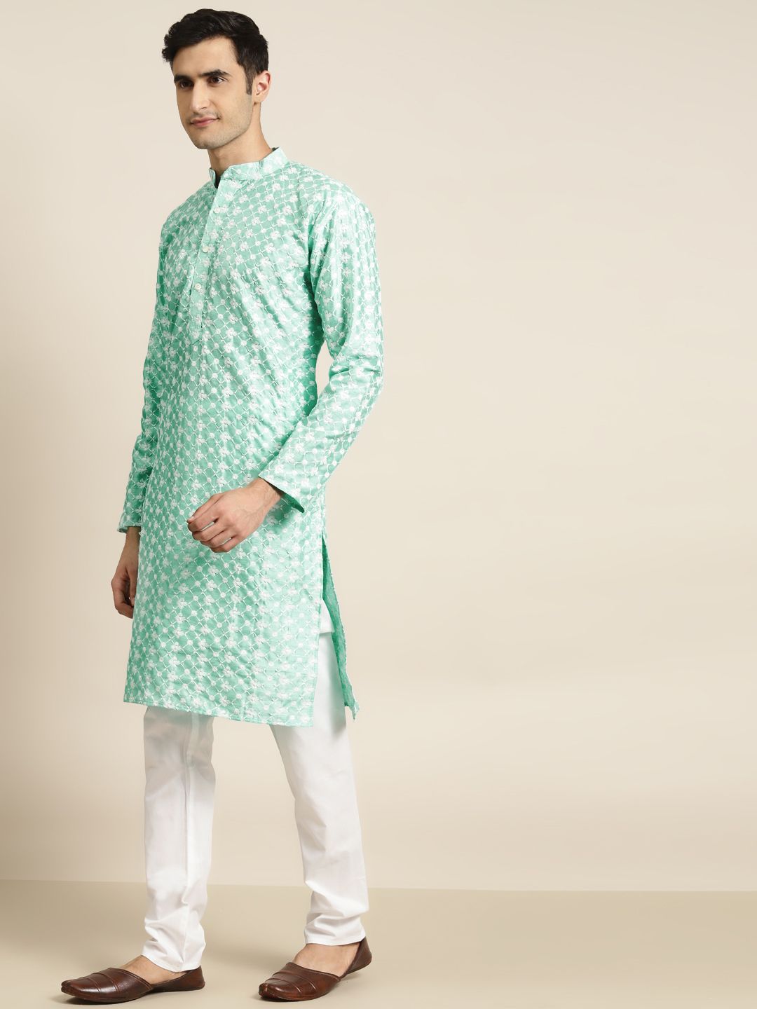 SOJANYA Men Blue & White Ethnic Motifs Embroidered Thread Work Kurta