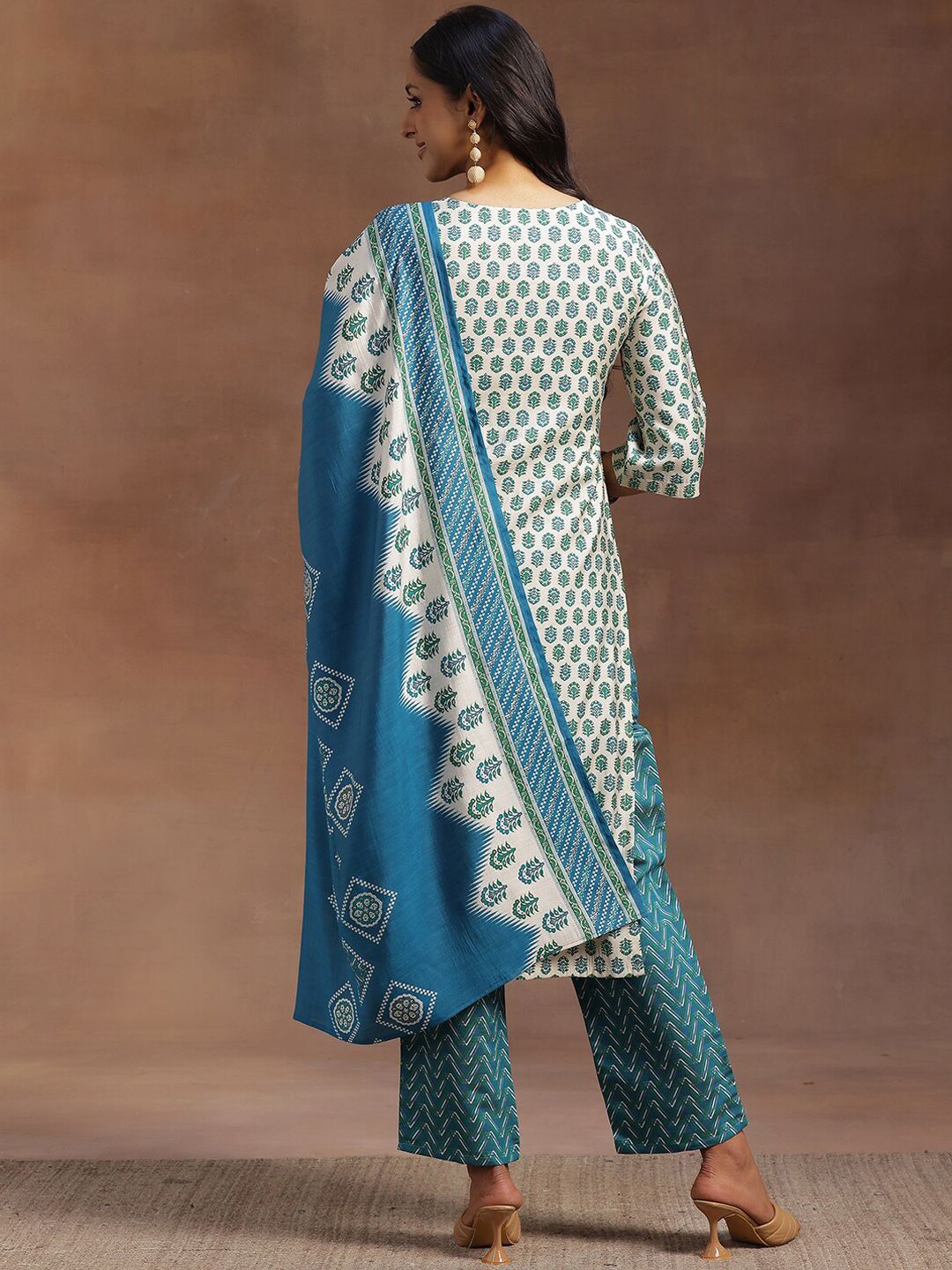 Libas Floral Printed Round Neck Regular Kurta With Trousers & Dupatta