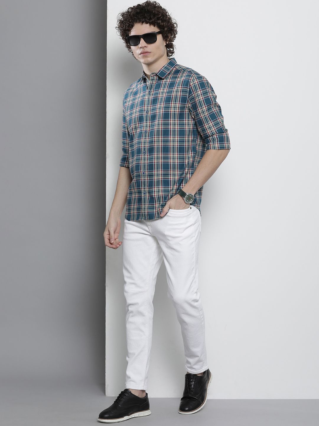 The Indian Garage Co Men Checked Casual Shirt
